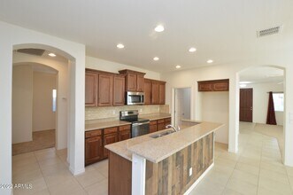 802 W Witt Ave in San Tan Valley, AZ - Foto de edificio - Building Photo