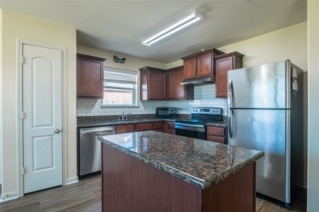 property at 7122 Glenridge