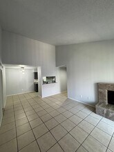 8034 Antoine Dr, Unit #202 in Houston, TX - Building Photo - Building Photo