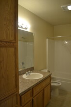 220 Ryan Cir, Unit Apt A in Nolanville, TX - Foto de edificio - Building Photo