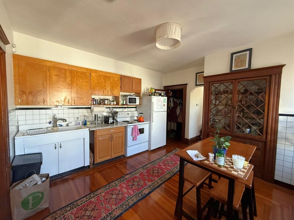 112 Summer St, Unit 1 in Somerville, MA - Foto de edificio