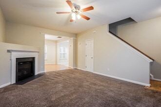 3629 Pinkham Way in Raleigh, NC - Foto de edificio - Building Photo