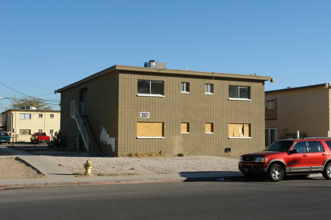 2921 Elm Ave in Las Vegas, NV - Building Photo