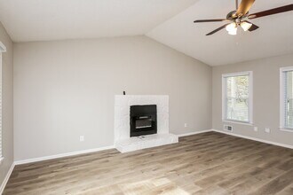 649 Edwards Ct in Sugar Hill, GA - Building Photo - Building Photo