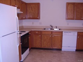 7280 Adams Ct-Unit -2 in New Tripoli, PA - Building Photo - Building Photo
