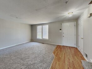 7107 Pahls Farm Way in Pikesville, MD - Foto de edificio - Building Photo