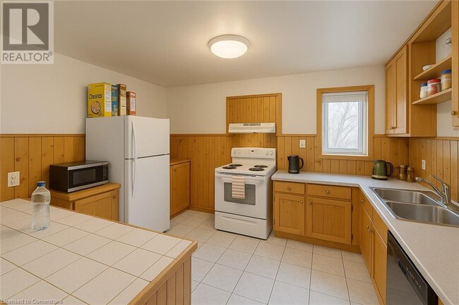 397 Erb St. W