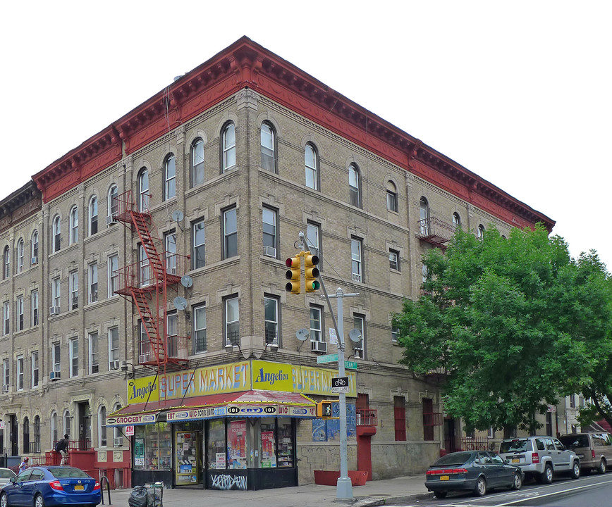 101 Kingston Ave in Brooklyn, NY - Building Photo