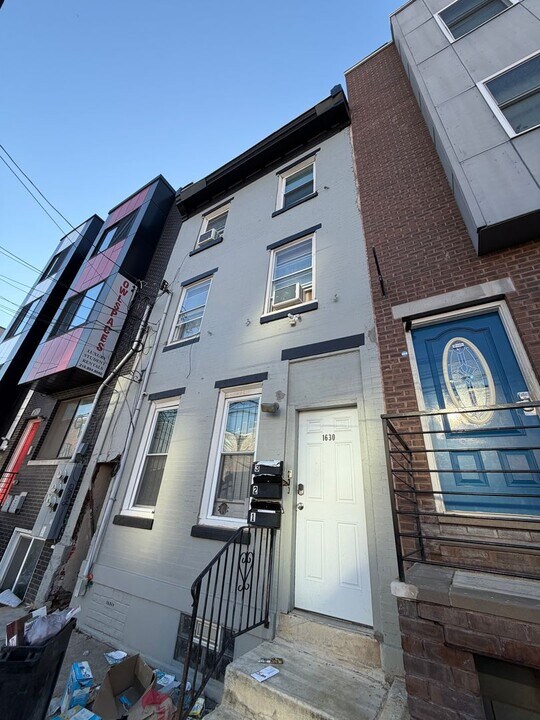 1630 N Sydenham St in Philadelphia, PA - Building Photo