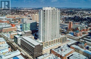 55 Duke St W in Kitchener, ON - Building Photo