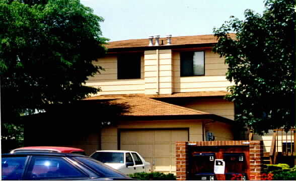 218 E Longs Peak Ave in Longmont, CO - Foto de edificio - Building Photo