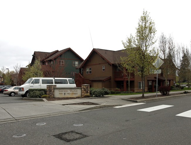 Cascadia Village in Vancouver, WA - Foto de edificio - Building Photo