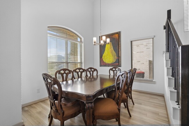 property at 28410 Hannahs Harbor Ln