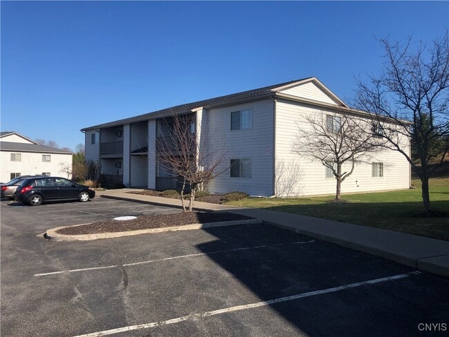 5781 Stone Gate Heights in Jamesville, NY - Building Photo - Building Photo