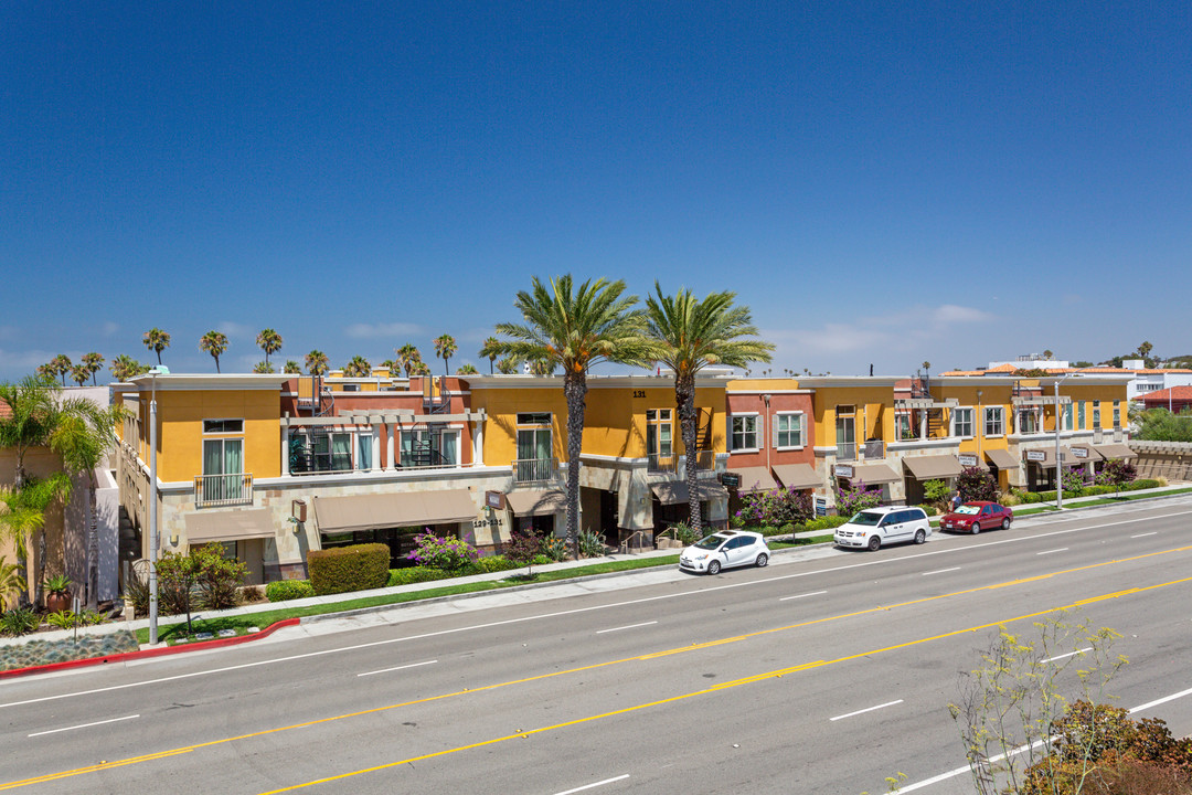 Riviera Coast Apartments in Redondo Beach, CA - Building Photo