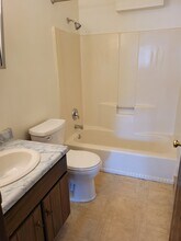 714 Powell St, Unit 5 in La crosse, WI - Building Photo - Building Photo