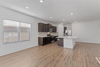 1324 Chad Dr in Round Rock, TX - Foto de edificio - Building Photo