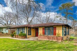 1828 Panhandle St in Denton, TX - Building Photo - Building Photo