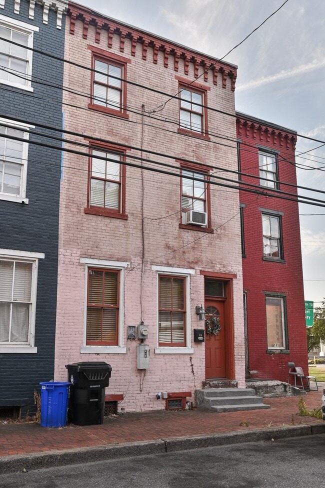 113 Vine St in Harrisburg, PA - Building Photo - Building Photo