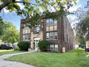 3848 Cedar Ave S in Minneapolis, MN - Building Photo - Building Photo