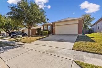 805 Poncho Ln in Haslet, TX - Foto de edificio - Building Photo