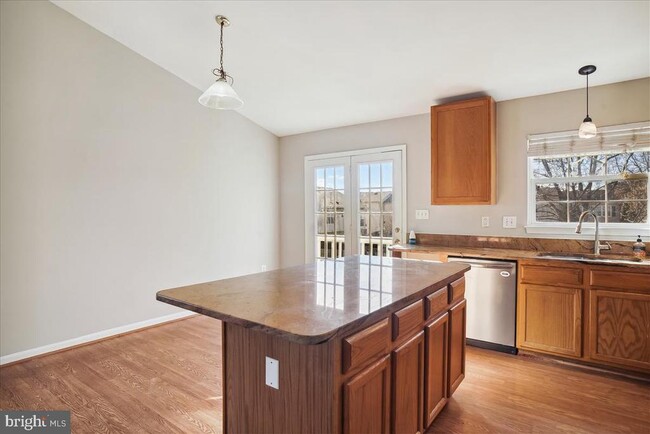 102 W Deer Park Rd