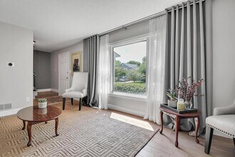 6880 Gray Gables Ln in Columbus, OH - Building Photo - Building Photo