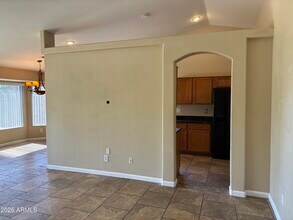 8981 W Maryland Ave in Glendale, AZ - Building Photo - Building Photo