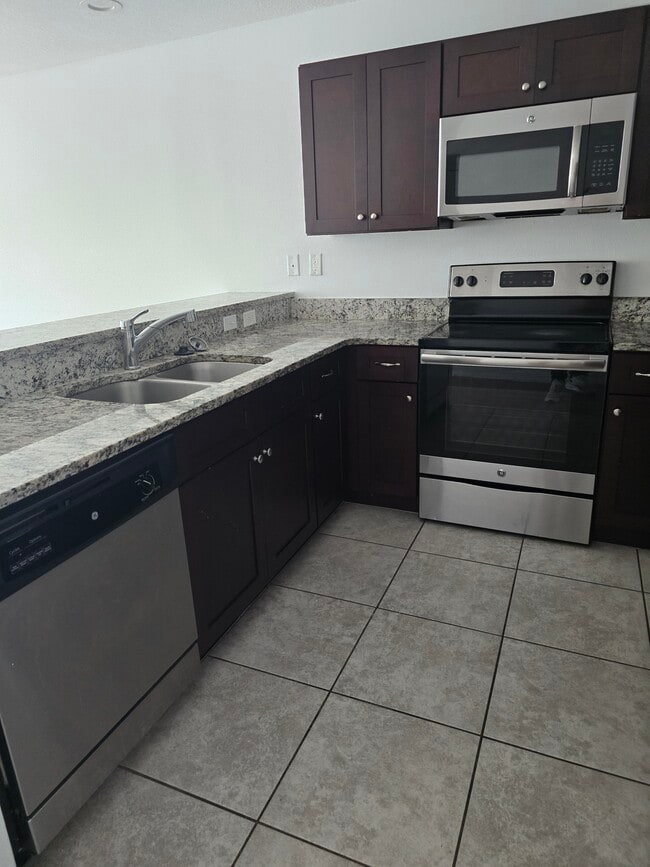 168 Bowie Ln in Kissimmee, FL - Foto de edificio - Building Photo