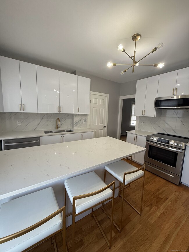 property at 16 High St