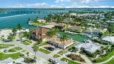 955 Iris Ct in Marco Island, FL - Building Photo - Building Photo