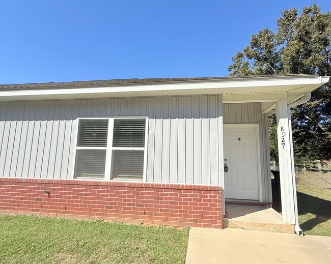 property at 8927 Untreiner Ave