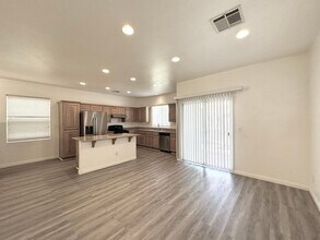 7341 San Pablin St in Las Vegas, NV - Building Photo - Building Photo