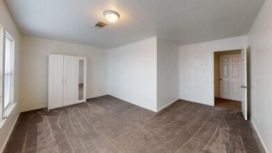 14711 Mountainside Ridge in San Antonio, TX - Building Photo - Building Photo