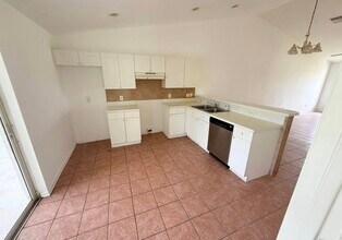 1031 Abrams Blvd, Unit One side duplex in Lehigh Acres, FL - Building Photo - Building Photo