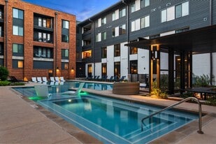 Fivetwo at Highland in Austin, TX - Building Photo