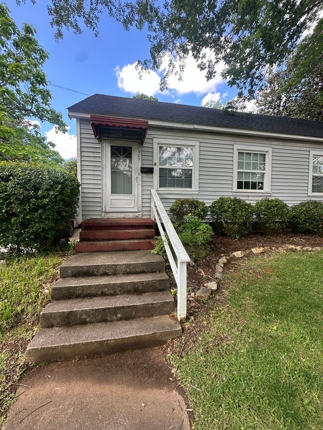 1305 E 10th St in Anniston, AL - Building Photo - Building Photo