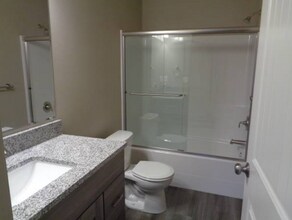 205 'J' St in Lebanon, OR - Building Photo - Building Photo