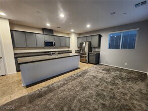 10384 Bagg Ave in Las Vegas, NV - Building Photo - Building Photo