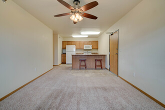 Beaver Suites in Minot, ND - Building Photo - Building Photo