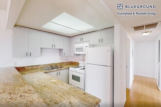 1920 Overland Ave in Los Angeles, CA - Foto de edificio - Building Photo