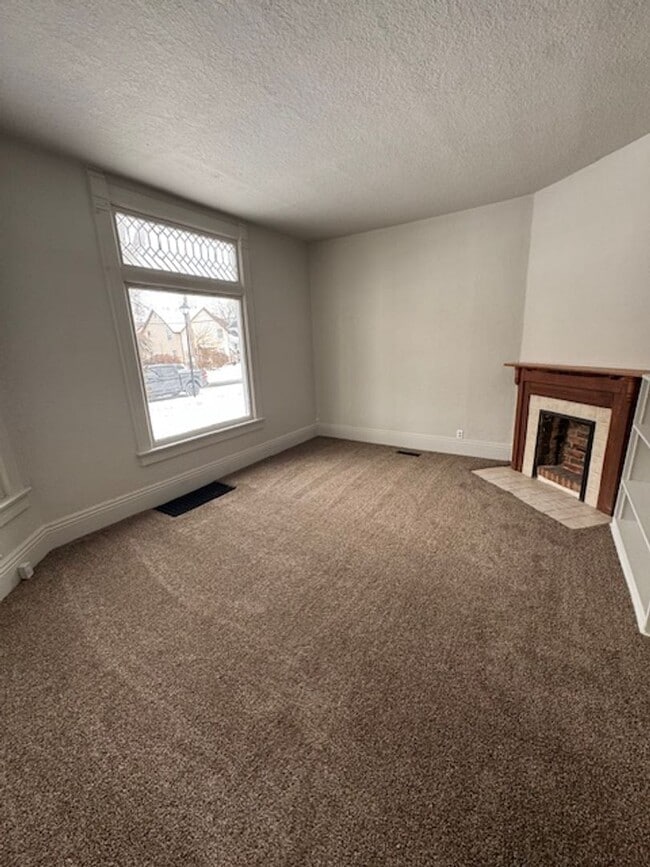 1216 Lake Ave in Fort Wayne, IN - Building Photo - Building Photo