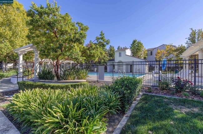 2000 Amaryllis Cir in San Ramon, CA - Building Photo - Building Photo