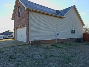 961 Joey Dr in Clarksville, TN - Building Photo - Building Photo