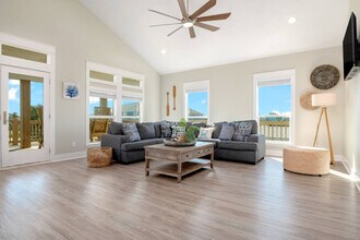 1973 Ave H in Port Bolivar, TX - Building Photo - Building Photo