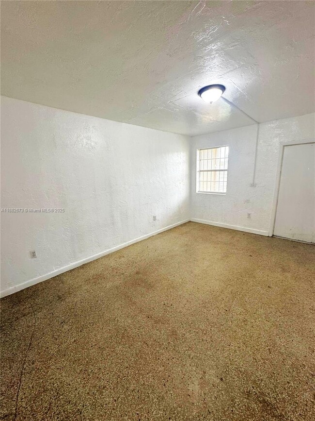 3235 NW 48th St in Miami, FL - Building Photo - Building Photo
