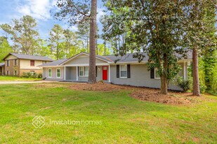 4240 Newcomb Rd in Decatur, GA - Building Photo