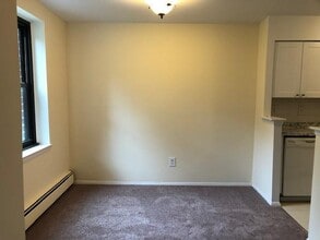 77 Carpenter Ave in Mt Kisco, NY - Building Photo - Building Photo