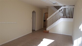2853 SW 85th Ave in Miramar, FL - Building Photo