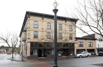 Wilson Apartments in Centralia, WA - Building Photo - Primary Photo